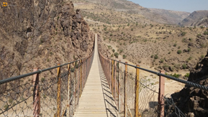 پل معلق پیرتقی تجربه هیجان در بلندترین پل ایران