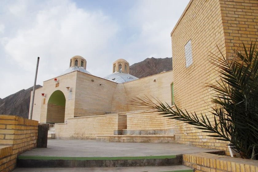 ورودی آتشکده پیر هریشت