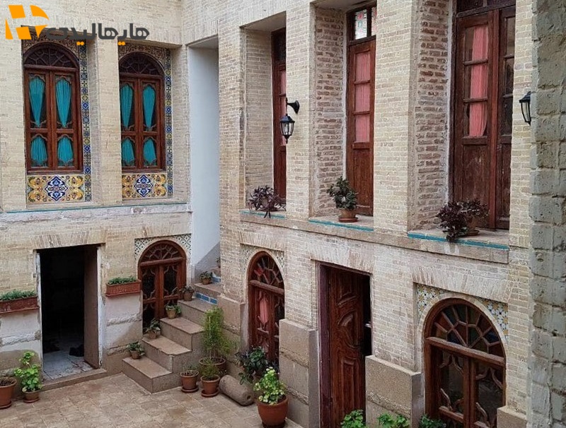 اقامتگاه بوم گردی لوتوس