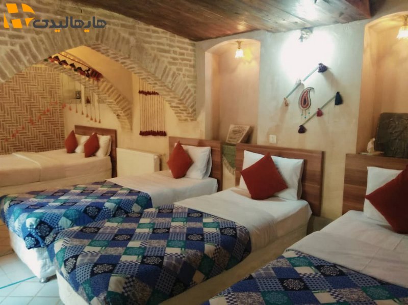 اقامتگاه بوم گردی ماه منیر