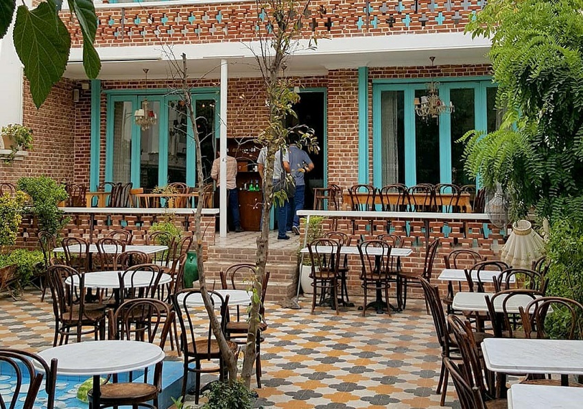 کافه گودو یاس